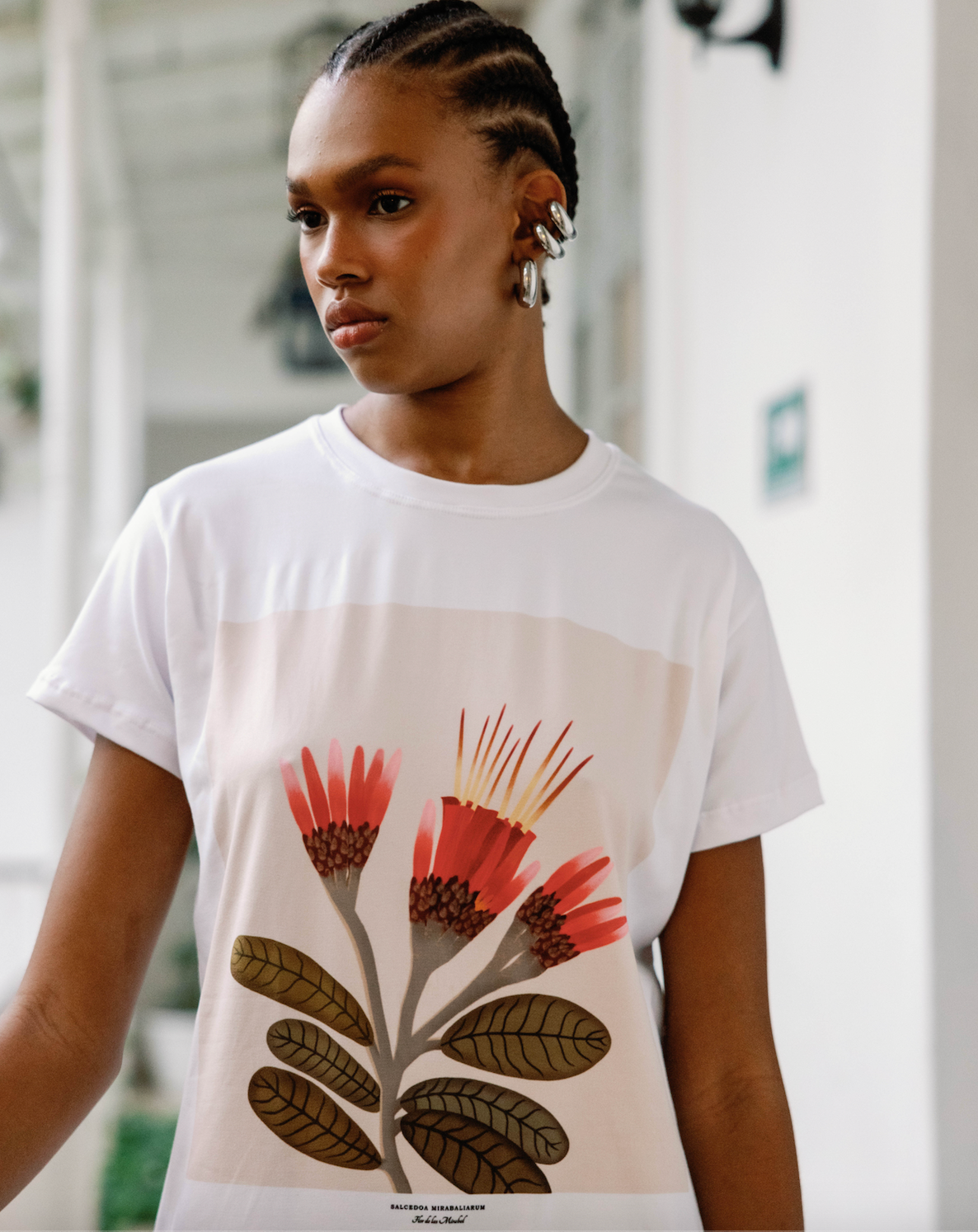 camiseta de la flor de LAS MIRABAL souvenir dominicano